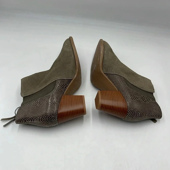 Vionic Bromley Taupe Suede Snake Print Ankle Booties Size 11 2 inch Heel - Picture 4 of 9